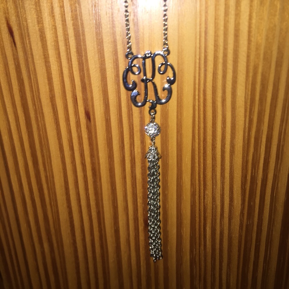 R tassel necklace